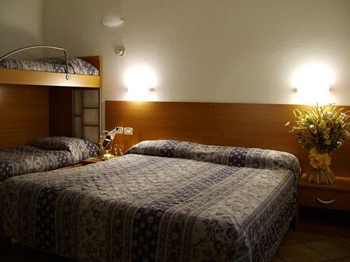 Hotel Milano เปียซซาตอร์เร ภายนอก รูปภาพ
